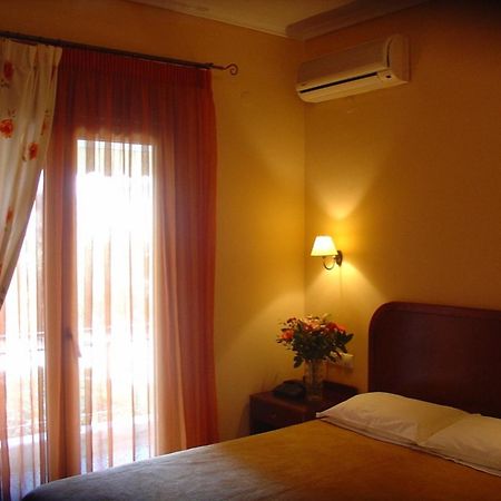 Hotel Strimoniko Asprovalta Quarto foto